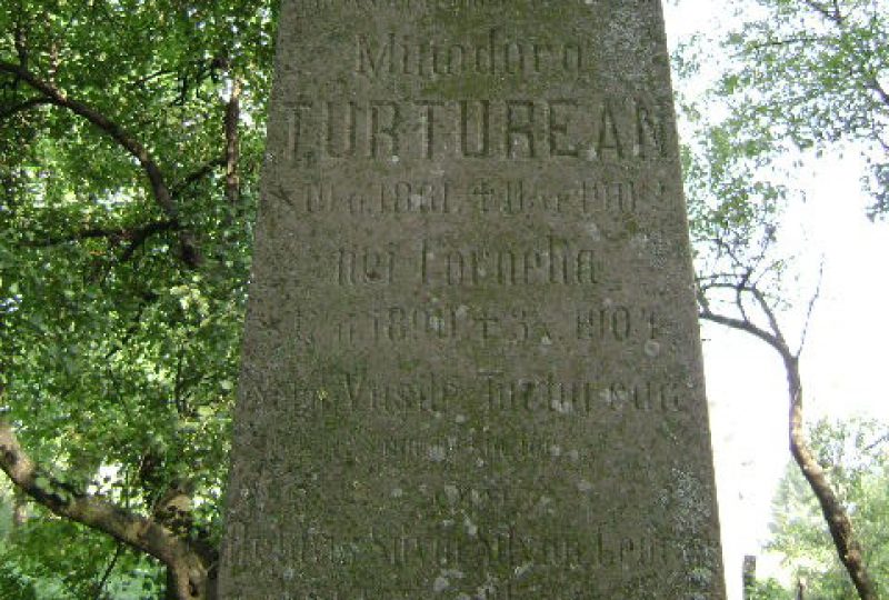 Monumentul funerar ridicat în memoria Minodorei Turturean (1861-1902)